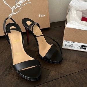 LOUBI QUEEN - CHRISTIAN LOUBOUTIN